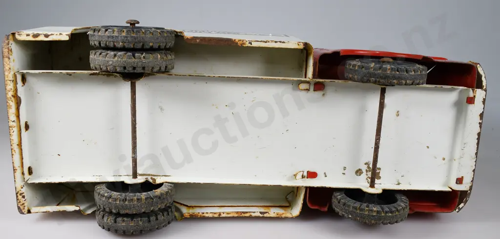 WAIHI TOOL COMPANY PRESSED STEEL TRUCK Image 1++