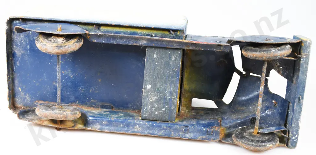 PRESSED TIN TOY TRUCK POSSIBLY BOOMAROO Image 1++