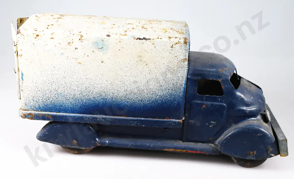 PRESSED TIN TOY TRUCK POSSIBLY BOOMAROO Image 1++
