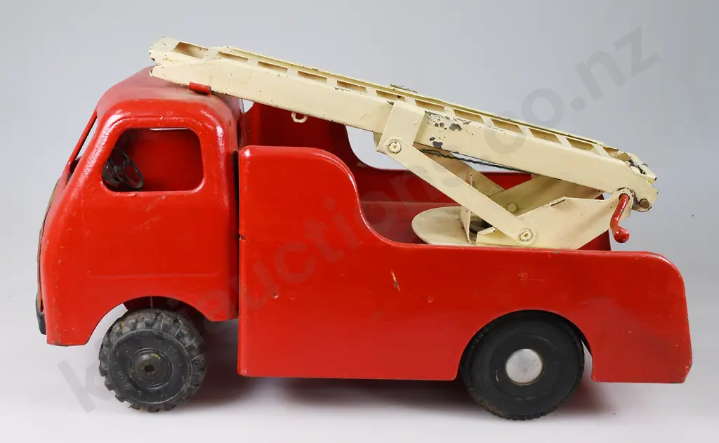 TRIANG DIESEL FIRE ENGINE Image 1++
