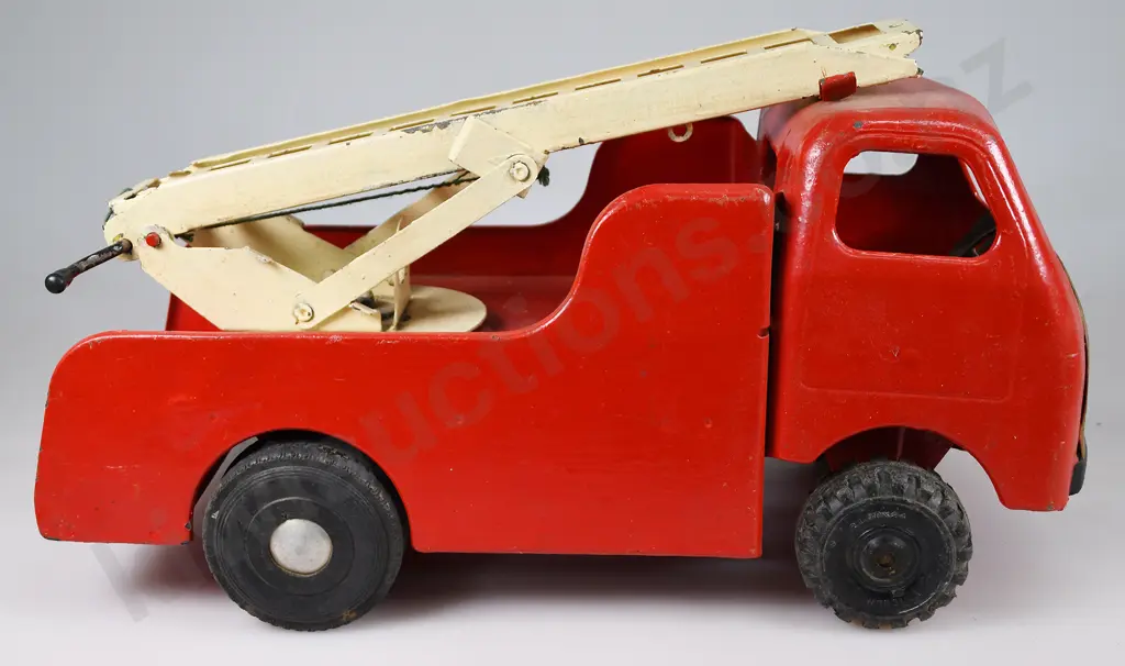 TRIANG DIESEL FIRE ENGINE Image 1++