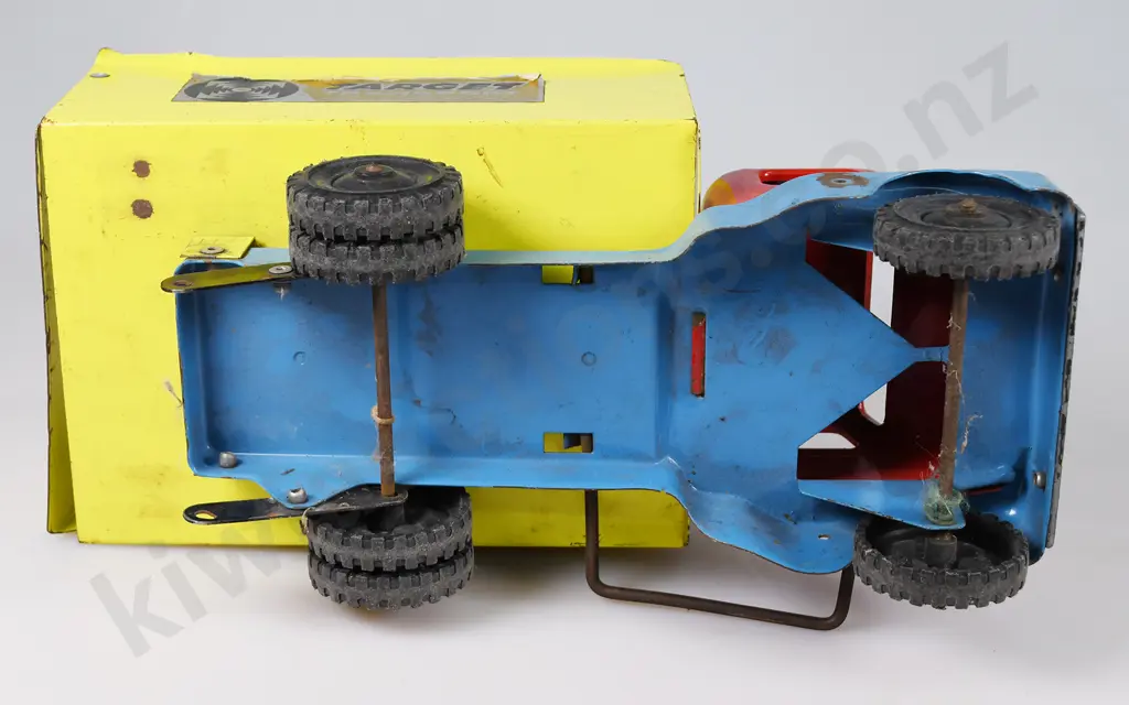 TARGET TOYS 2 AXLE TIP TRUCK Image 1++