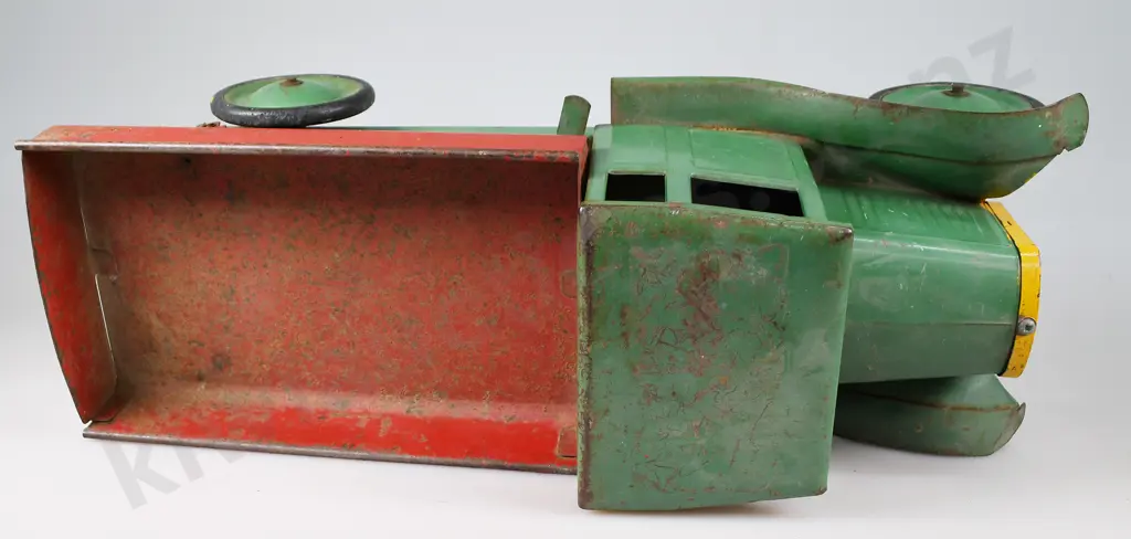 TRIANG PRESSED STEEL BEDFORD TIP LORRY Image 1++