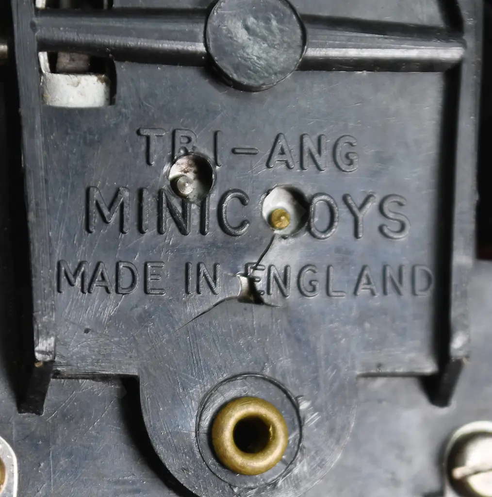 TRI-ANG MINIC CRASH TRUCK & POLICE CAR Image 1++