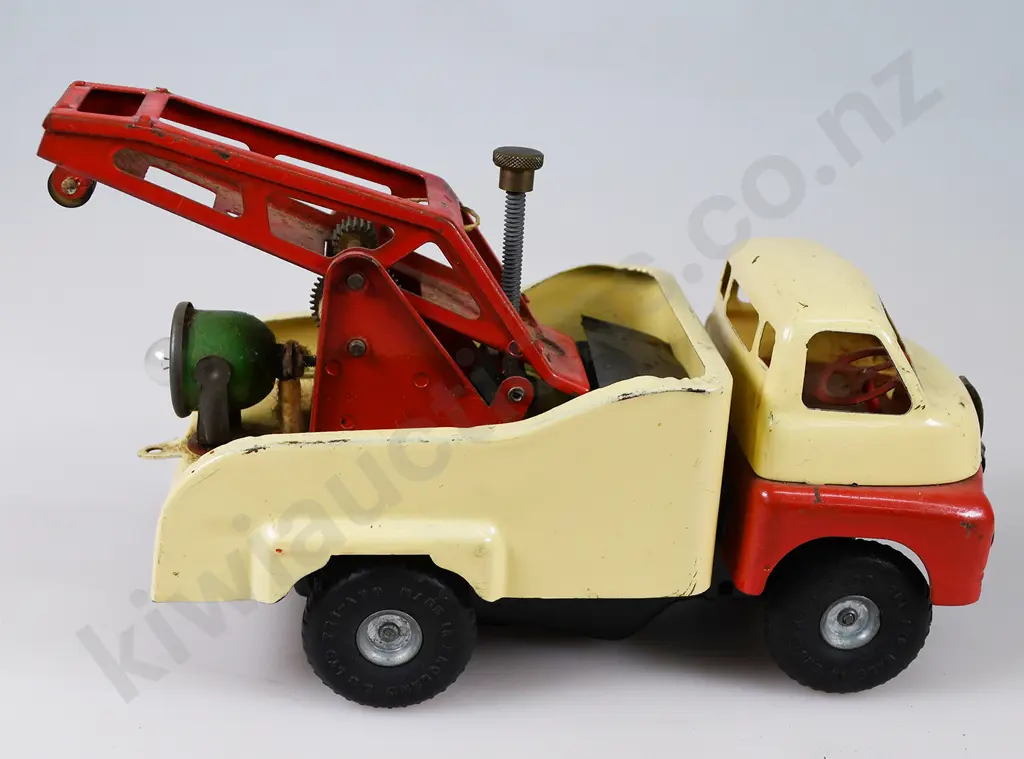 TRI-ANG MINIC CRASH TRUCK & POLICE CAR Image 1++