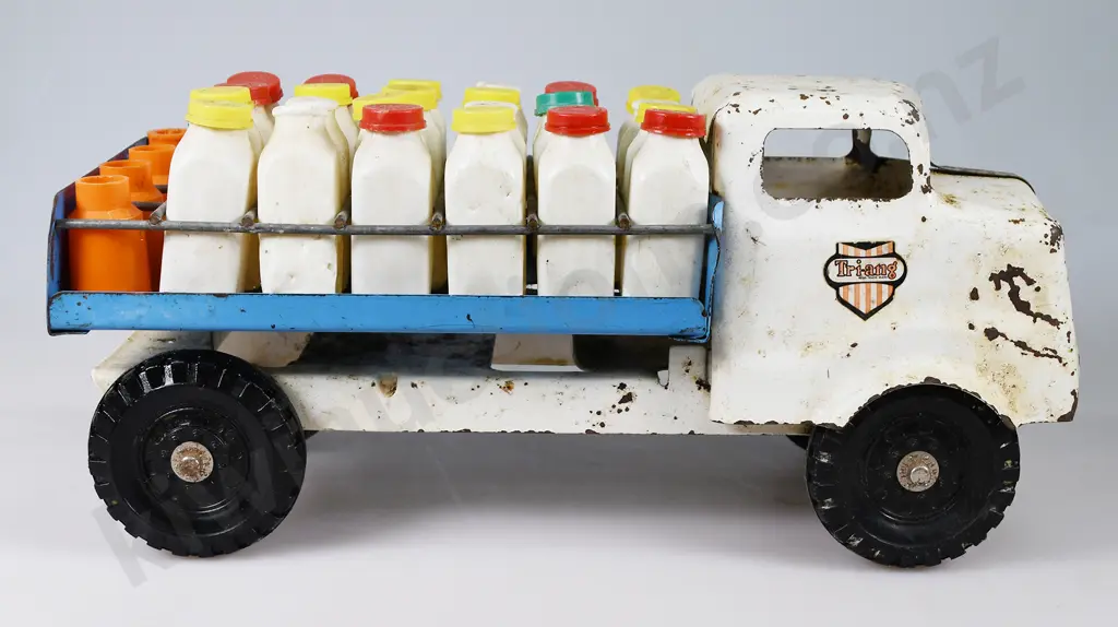 TRI-ANG MILK LORRY Image 1++