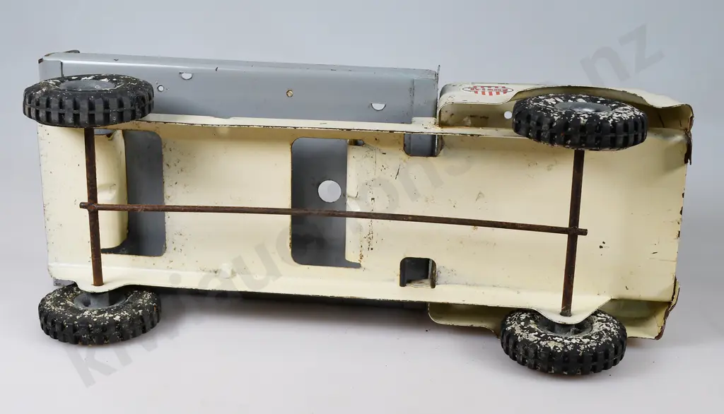 TRIANG CRASH TRUCK, FLAT DECK TRUCK Image 1++