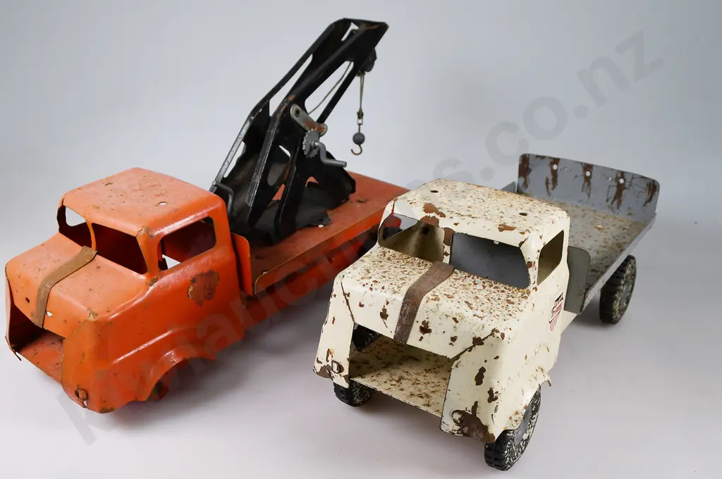 TRIANG CRASH TRUCK, FLAT DECK TRUCK Image 1++