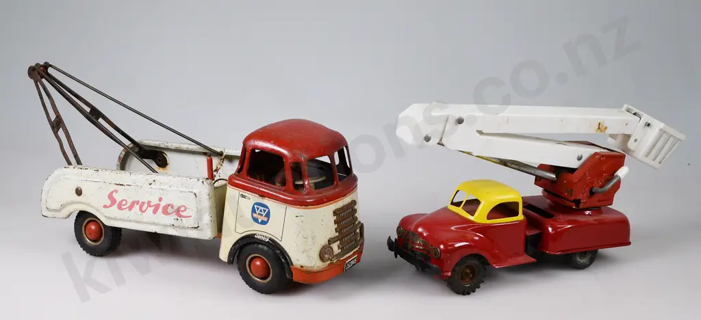 GERMAN TIN TOY TRUCKS Image 1++