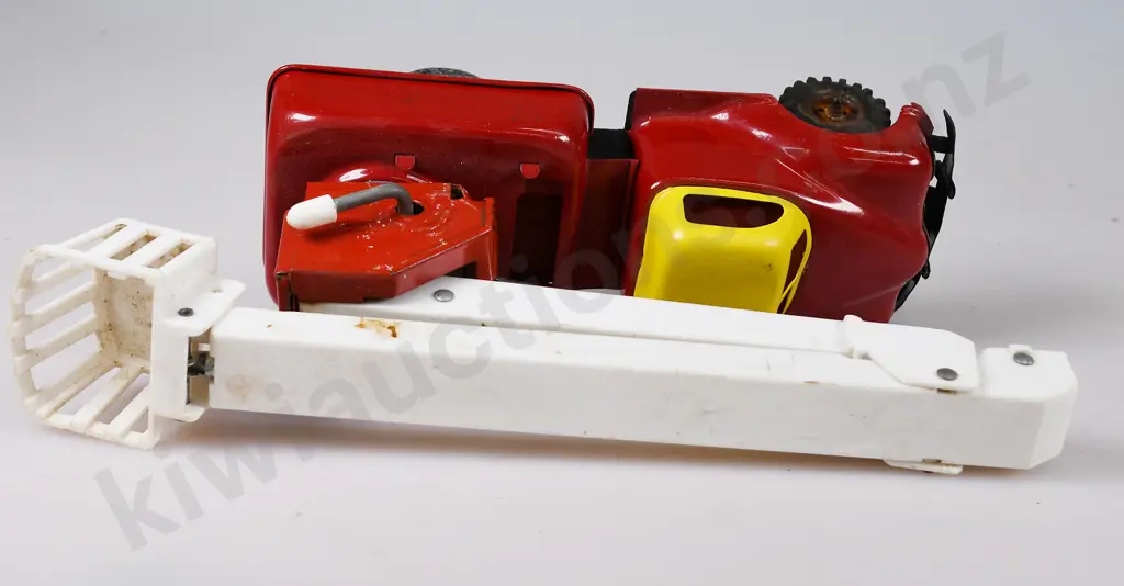 GERMAN TIN TOY TRUCKS Image 1++