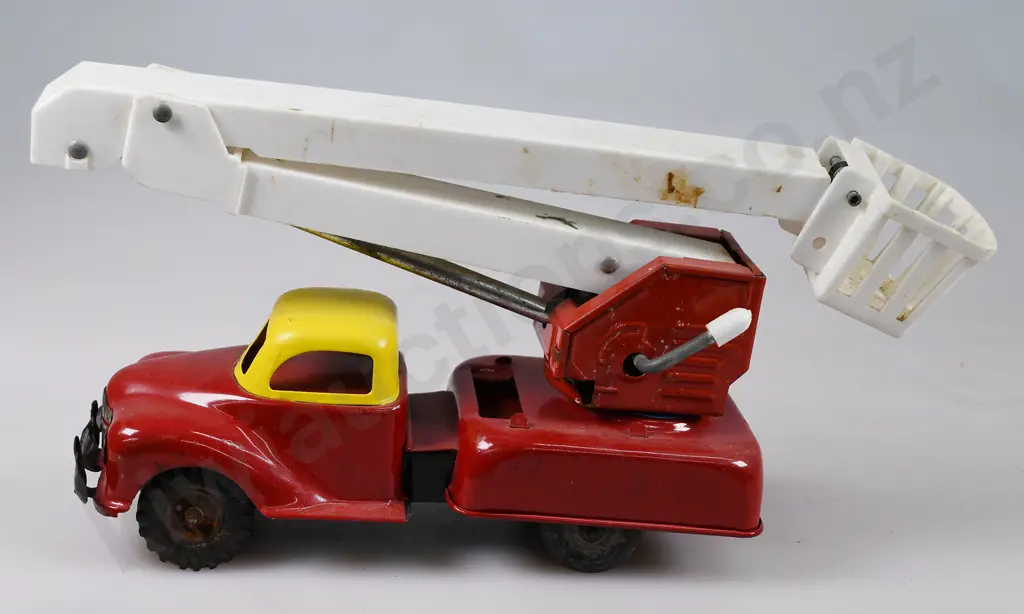 GERMAN TIN TOY TRUCKS Image 1++