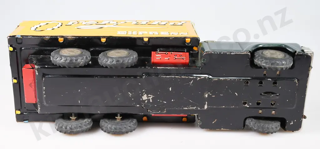 JAPANESE MADE TIN TOY TRUCKS Image 1++
