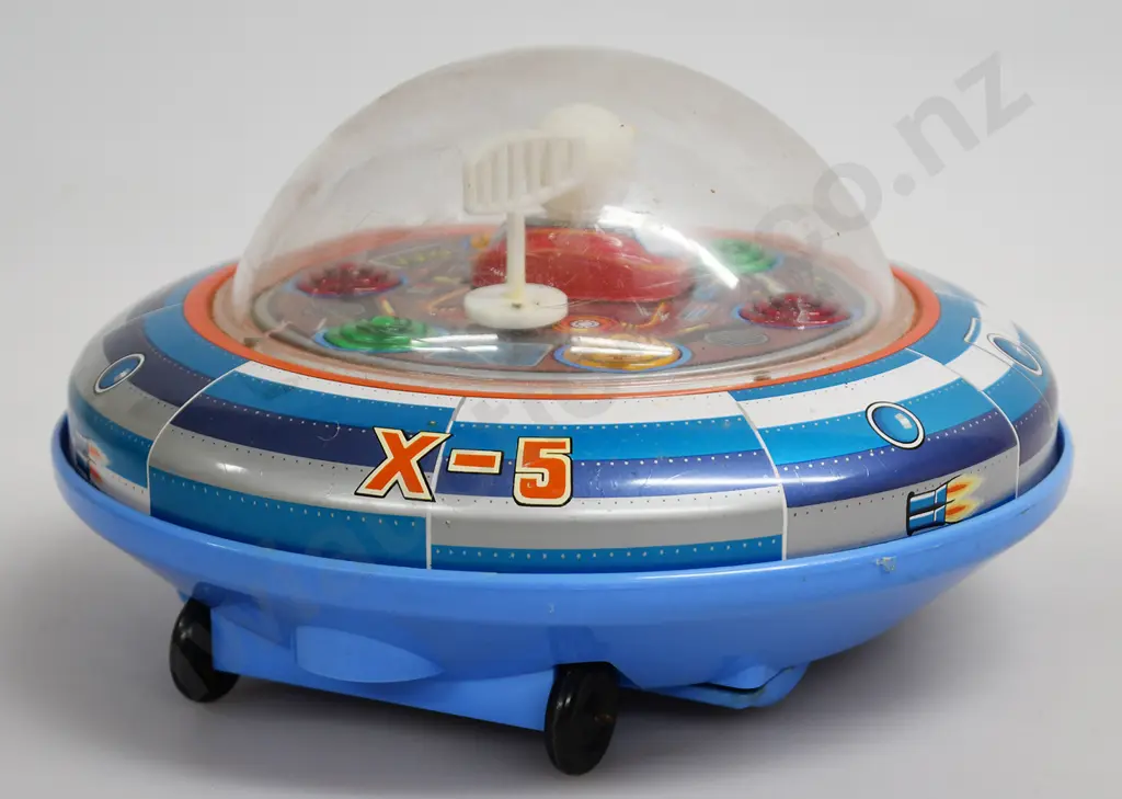 TIN BATTERY OPERATED SPACESHIP Image 1++