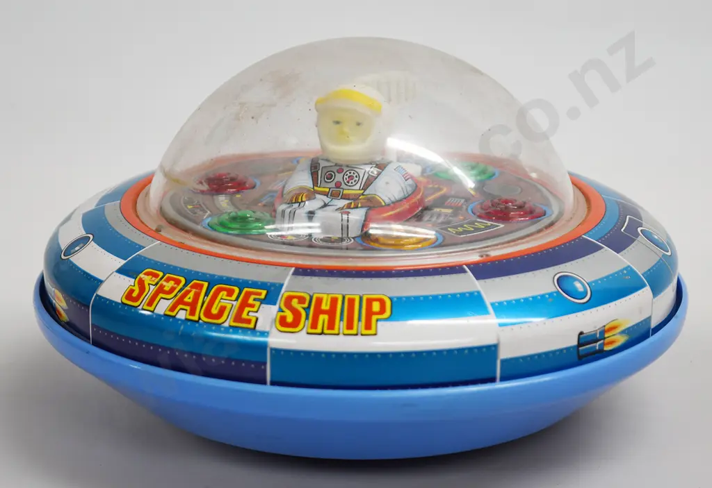 TIN BATTERY OPERATED SPACESHIP Image 1++