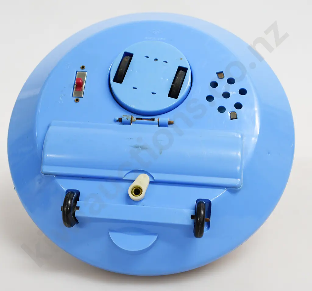 TIN BATTERY OPERATED SPACESHIP Image 1++