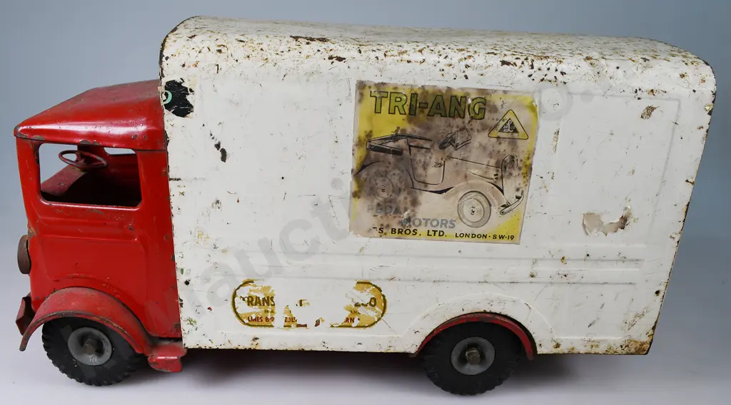 TRI-ANG  TRANSPORT VAN No. 200 Image 1++