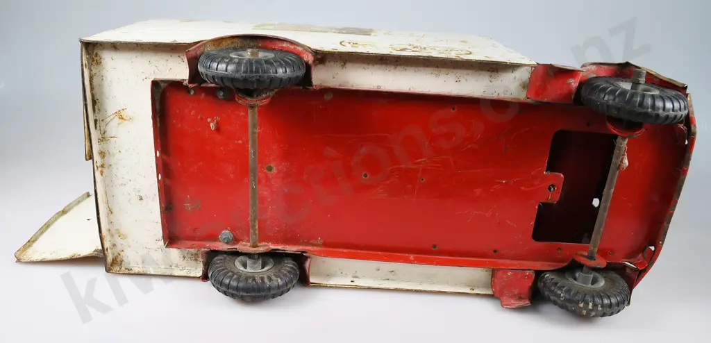 TRI-ANG  TRANSPORT VAN No. 200 Image 1++