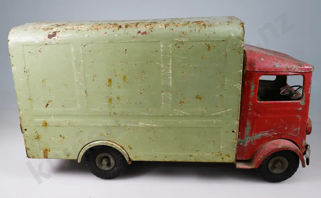 TRI-ANG  TRANSPORT VAN No. 200 Image 1++