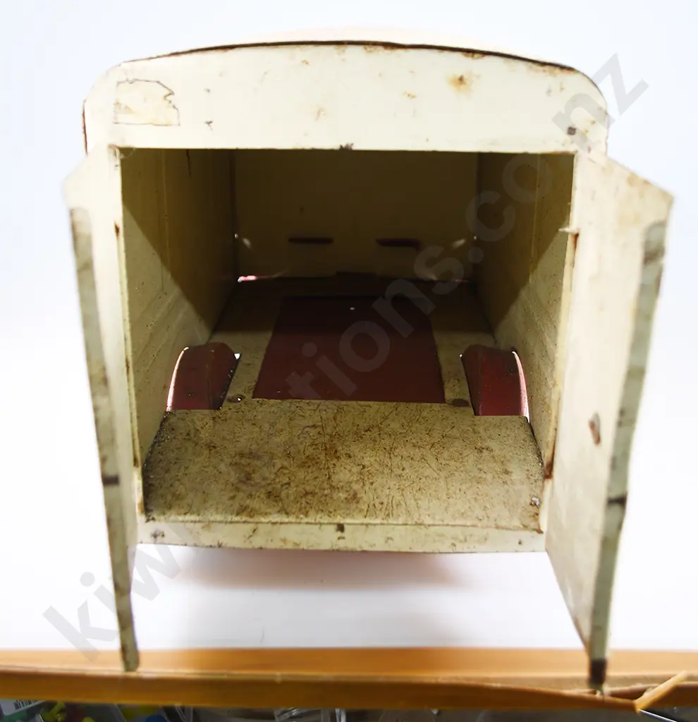 TRI-ANG  TRANSPORT VAN No. 200 Image 1++