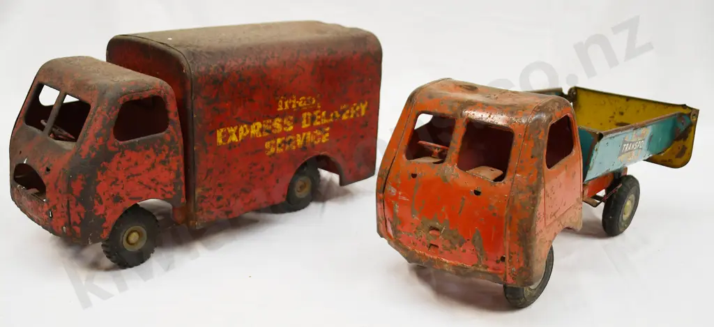 TRIANG DIESEL DELIVERY LORRY & TIP LORRY Image 1++