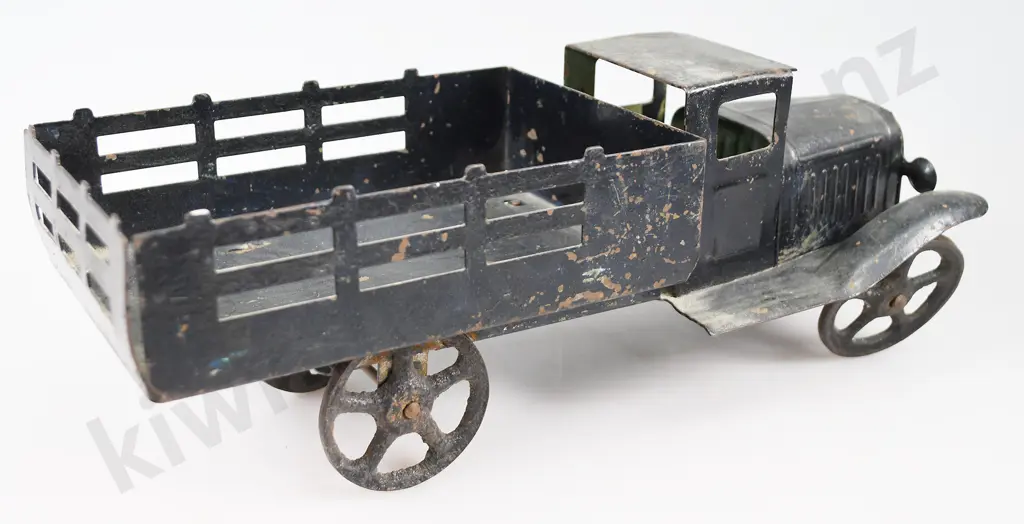 ASSORTED STEEL & TIN TOY TRUCKS Image 1++