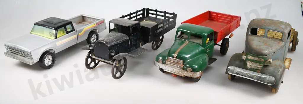 ASSORTED STEEL & TIN TOY TRUCKS Image 1++