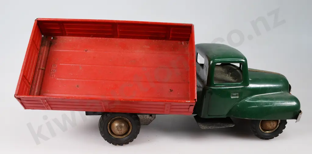 ASSORTED STEEL & TIN TOY TRUCKS Image 1++