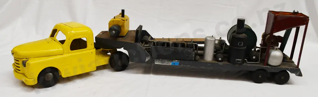 STRUCTCO STEEL TOY, WITH ENGINEERING PLANT TO TRAILER Image 1++