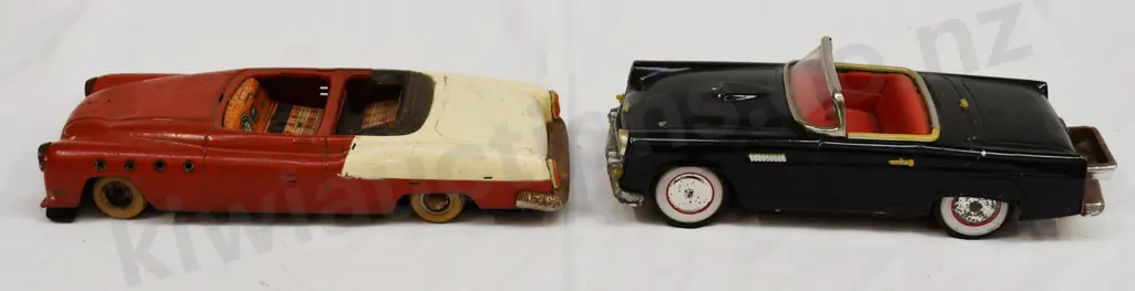 TIN TOY THUNDERBIRD & BUICKS Image 1++