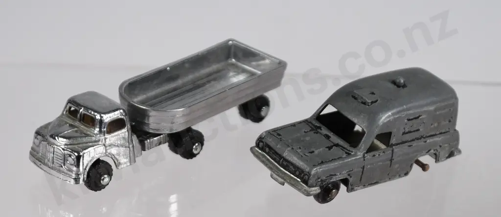 FUN HO MODEL TOYS x 12 Image 1++