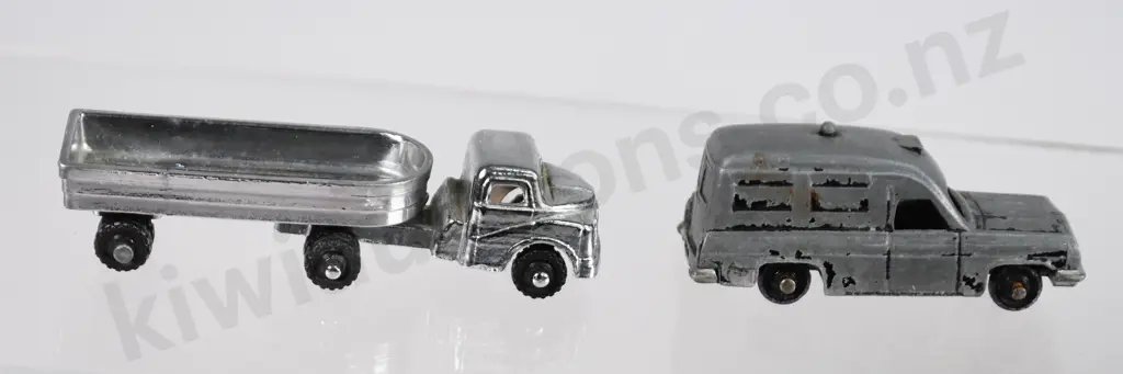 FUN HO MODEL TOYS x 12 Image 1++