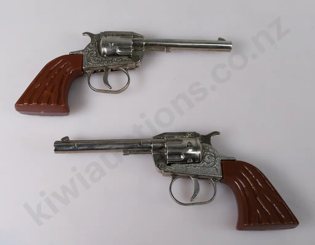7 TOY GUNS Image 1++