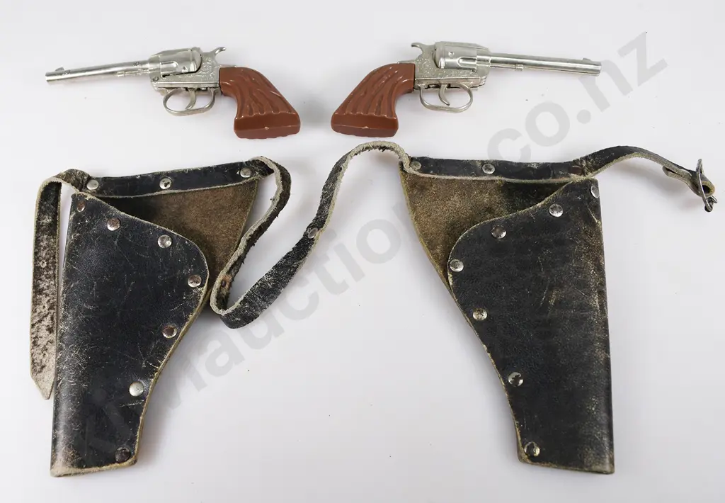 7 TOY GUNS Image 1++