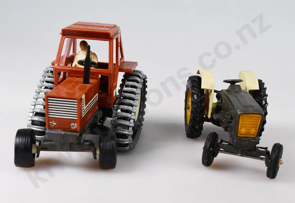 BRITAINS MODEL TRACTORS FORD FIAT Image 1++