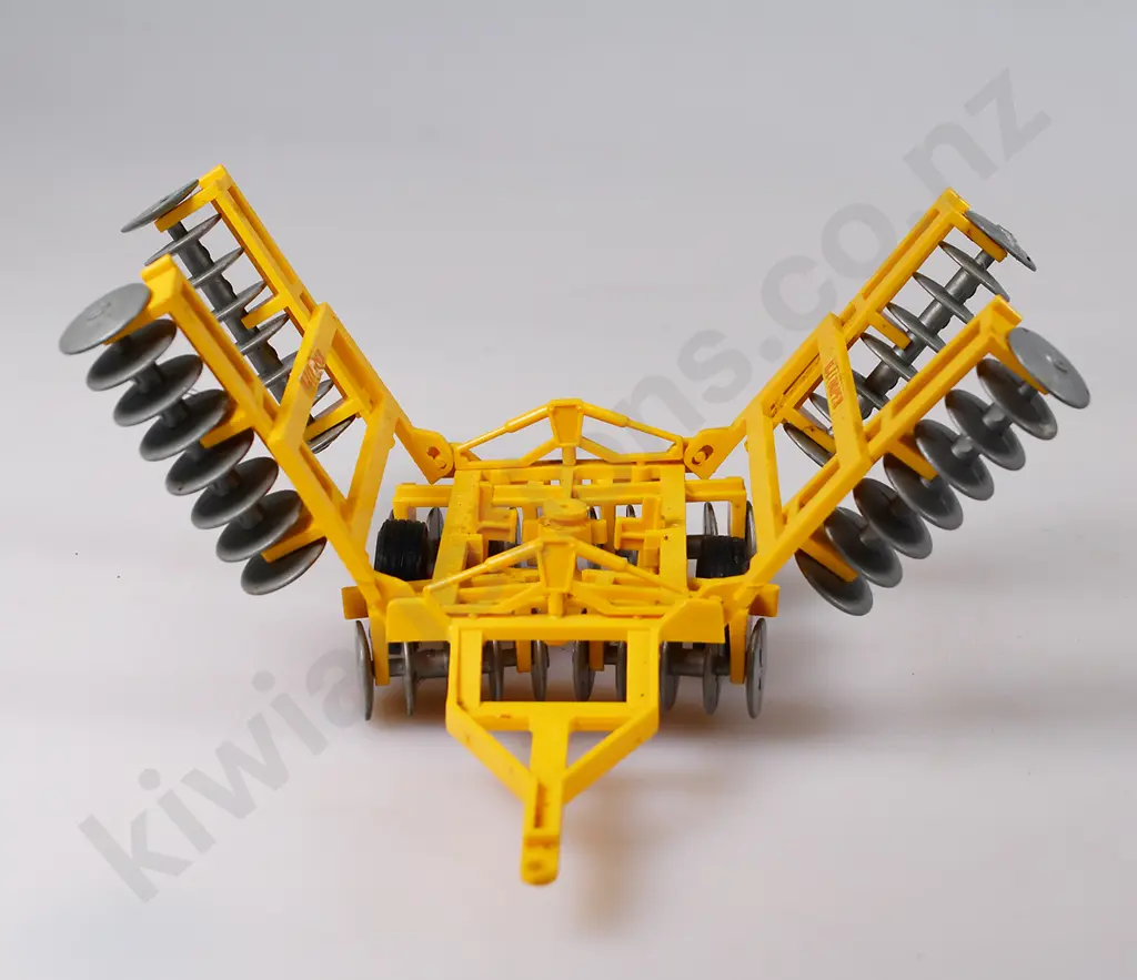 BRITAINS AGRICULTURAL MACHINERY Image 1++