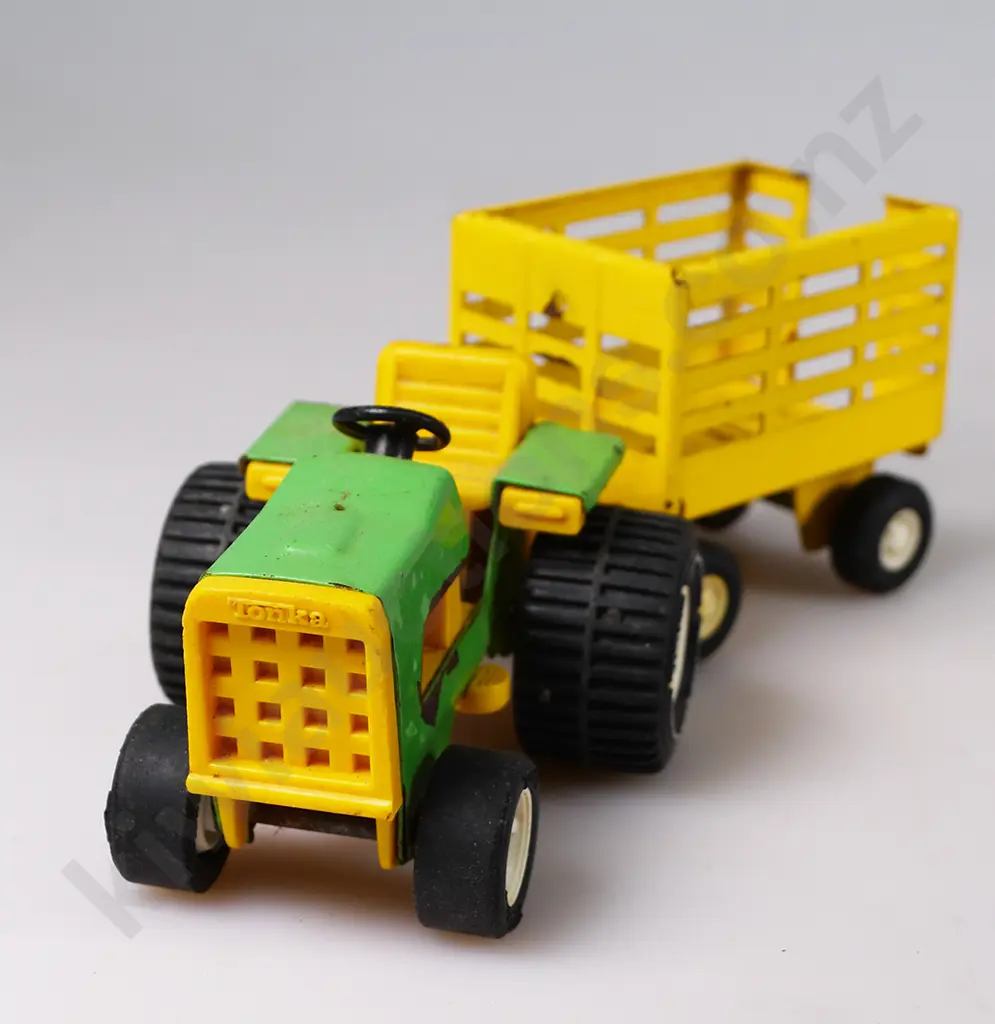 MIXED PARCEL DIECAST PLASTIC TOYS Image 1++