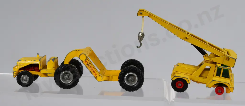 MIXED PARCEL DIECAST PLASTIC TOYS Image 1++