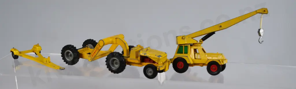 MIXED PARCEL DIECAST PLASTIC TOYS Image 1++