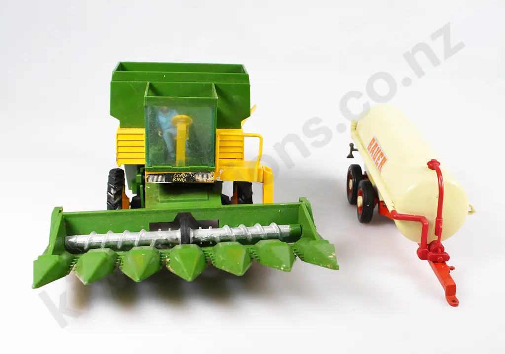 BRITAINS CORN KING COMBINE HARVESTER, VACCUM TANKER Image 1++