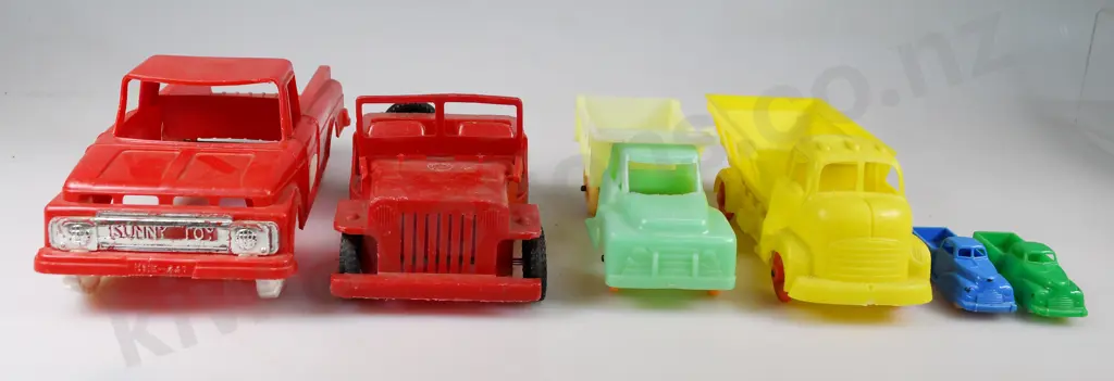 PLASTIC VEHICLES Image 1++