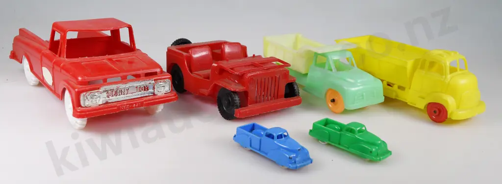 PLASTIC VEHICLES Image 1++