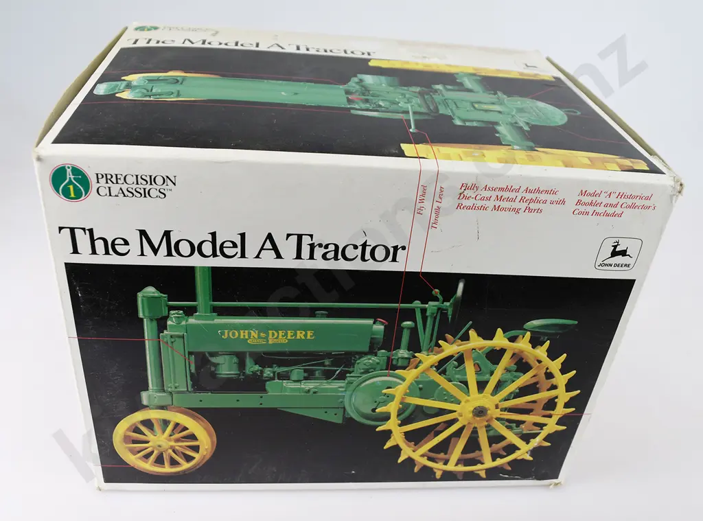 JOHN DEERE BOXED DIE-CAST MODEL A TRACTOR Image 1++
