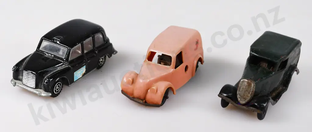 8 ASSORTED TOYS MODELS Image 1++