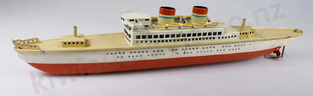 ARNOLD PRESSED TIN CRUISE SHIP Image 1++