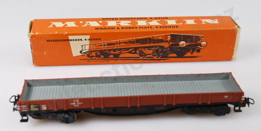 MARKLIN TRAIN LOCOMOTIVE & ROLLING STOCK Image 1++