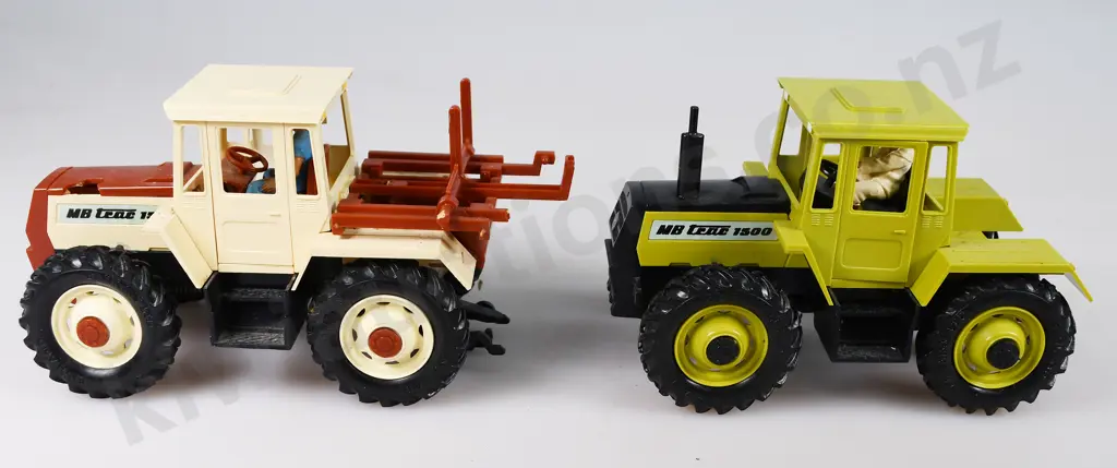 BRITAINS MODEL TRACTORS MERCEDES BENZ Image 1++
