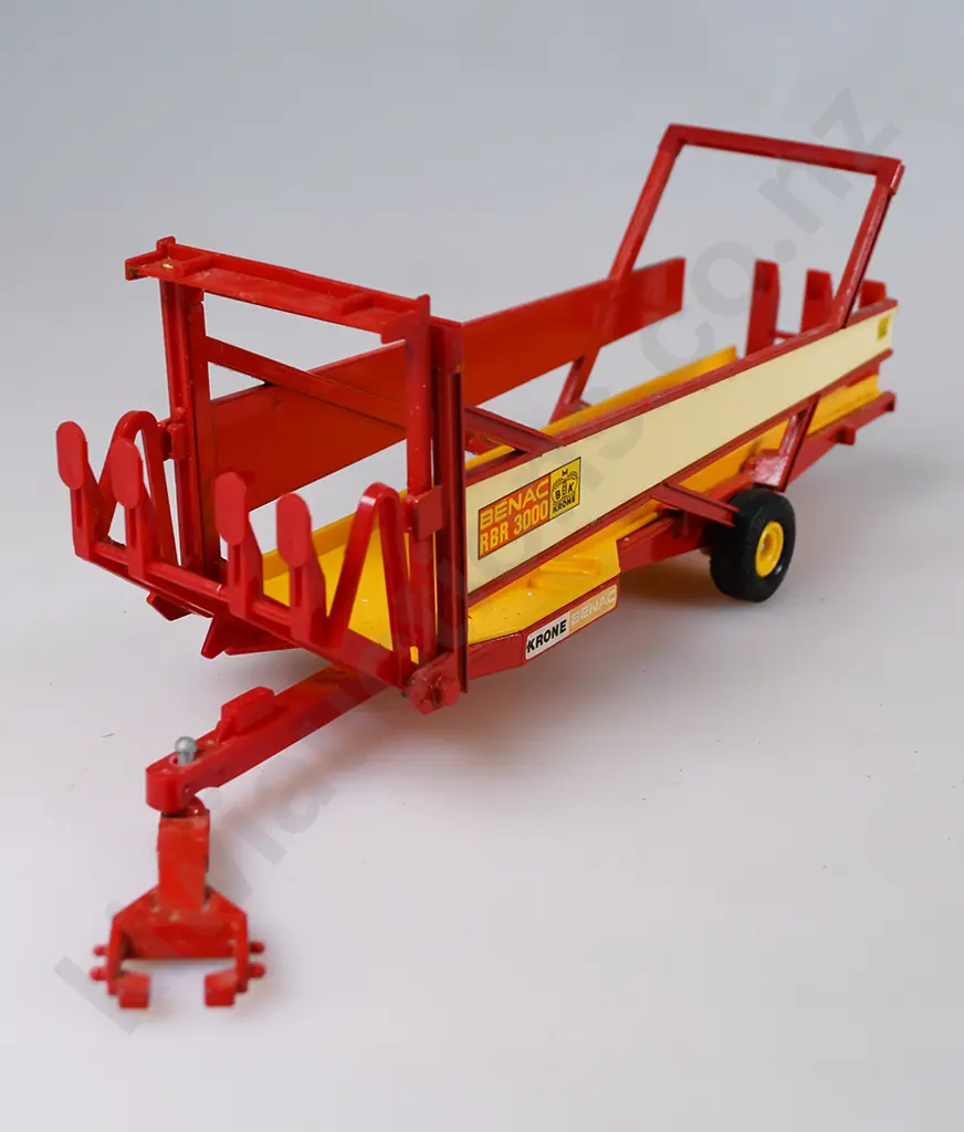 BRITAINS MODEL FARM MACHINERY Image 1++