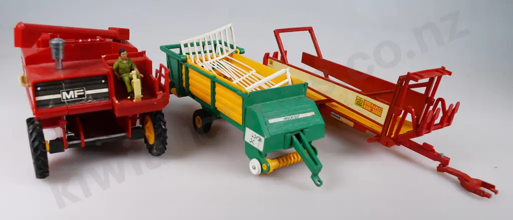 BRITAINS MODEL FARM MACHINERY Image 1++
