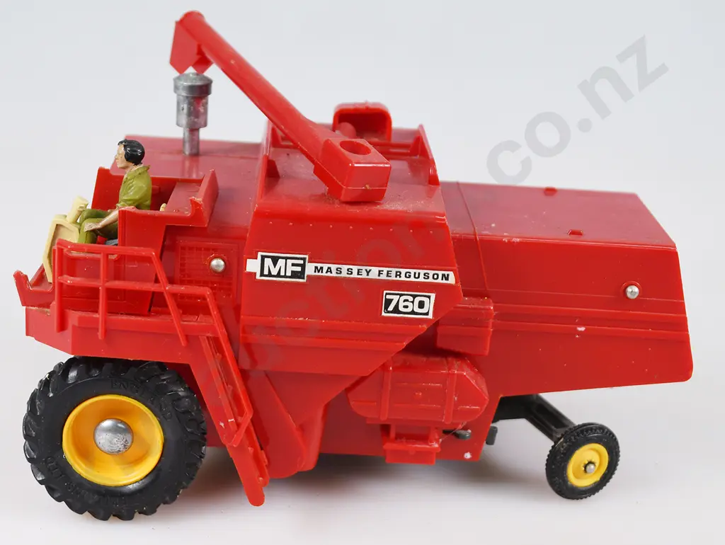 BRITAINS MODEL FARM MACHINERY Image 1++