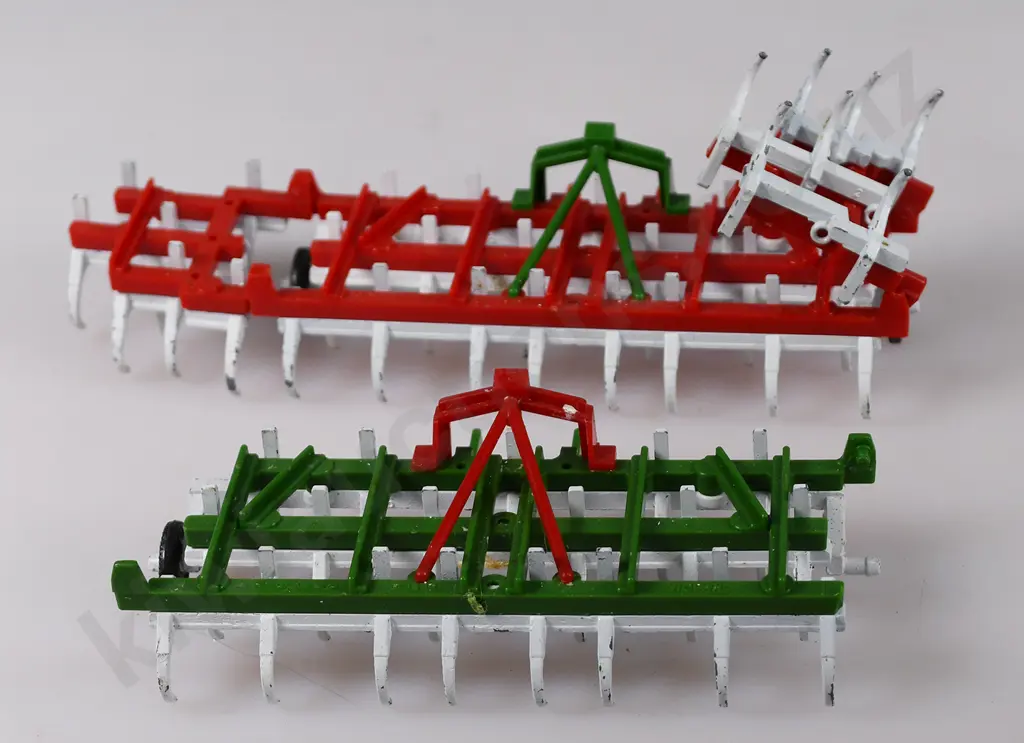 BRITAINS FARM IMPLEMENT 8 FURROW PLOUGHS & CULTIVATORS Image 1++